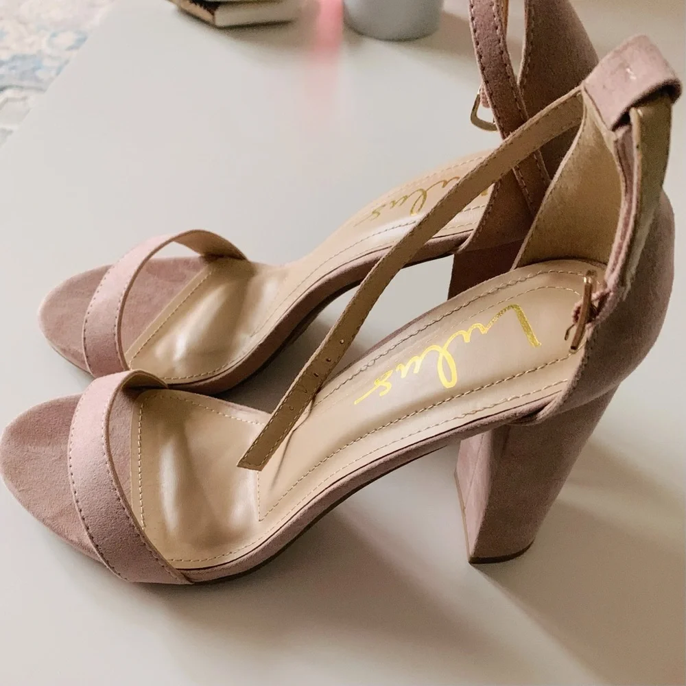 Lulus shoes - Picture 1 of 3